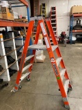 4' LOUISVILLE DOUBLE SIDED ROLLING STEP LADDER