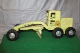 TONKA STATE HIGHWAY DEPT. 975 ROAD GRADER, GREEN, HAS BEEN PLAYED WITH