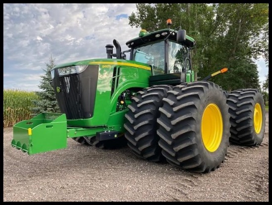 2013 JOHN DEERE 9410R 4WD TRACTOR, AUTO TRAC, 18/6 PS, PREMIUM CAB, LEATHER, DELUXE RADIO, GS3 7"