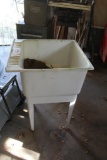LAUNDRY SINK TUB ON STAND