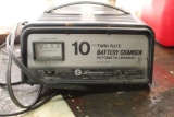 SCHUMACHER 10 AMP. TWIN RATE BATTERY CHARGER