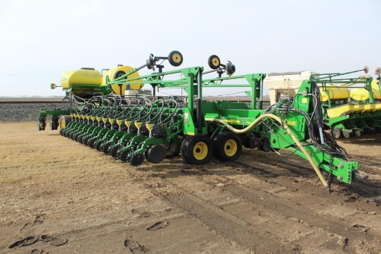2013 JOHN DEERE DB66 36R22" CCS PLANTER, SCALE, AIR DOWN PRESSURE, VACUUM BAR, ESET, PRO SHAFT,