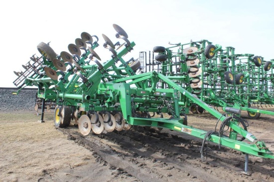 2014 JOHN DEERE 2730 DISK RIPPER, 13 SHANK, 14" 360 POINTS, SHIN GUARDS, DISK LEVELERS,