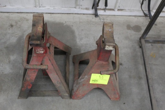 (2) HEAVY DUTY JACK STANDS