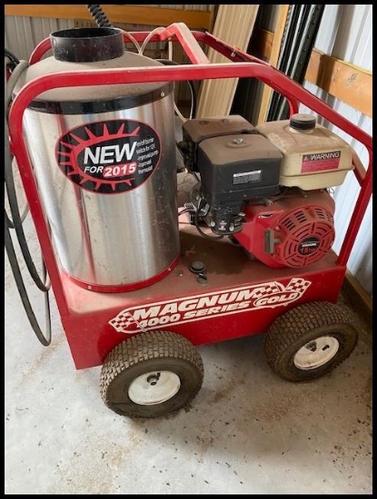 EASY KLEEN MAGNUM 4000 SERIES GOLD PRESSURE WASHER, SELF CONTAINED, USED VERY LITTLE