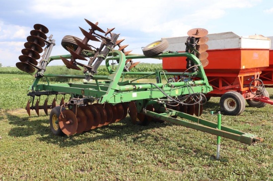 John Deere 235 Tandem Disk, 19.5' Cone Blade, Spring Scrapers, Single Point Depth, Wing Gauge Wheel