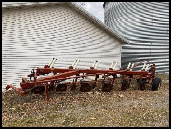 IH 720 Semi Mounted 6-18" Plow, AR, (6) Coulters