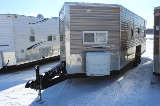 *** 2019 8' X 22'V AMERICAN SURPLUS ICE CASTLE FISH HOUSE, GS TRAILERS HYD. TANDEM AXLE FRAME,