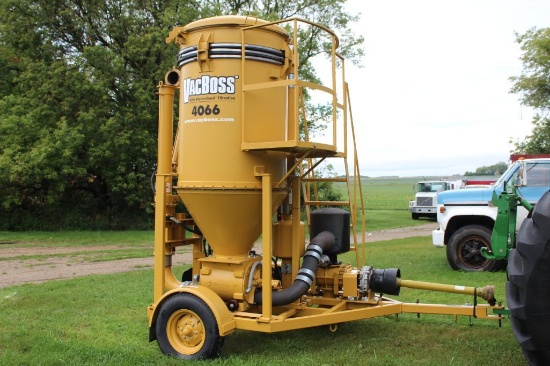 VACBOSS 4066 GRAIN VAC, 6" PIPE, SN- 4066-17394, 1-3/8" 1000 PTO, RECENT NEW CYCLONE LINER