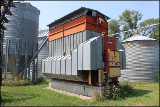 M-C 675EM CONTINUOUS FLOW GRAIN DRYER, SMALL PERFORATED SCREENS, HEAT RECLAIM,