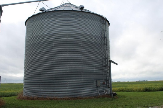 36' GRAIN BIN, APPROX 22,000 BU, 11 RING, FULL FLOOR, ROOF VENTS, NECO AERATION FAN,