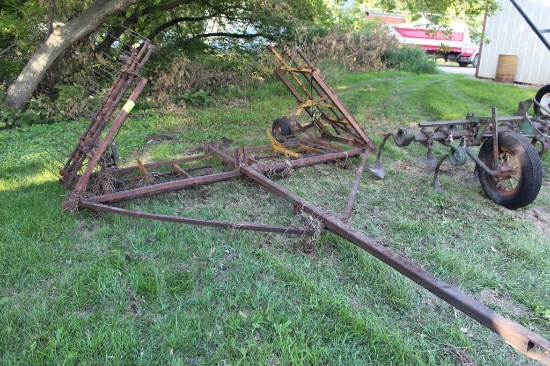 APPROX 20' PULL TYPE SPRING TOOTH HARROW ON CART