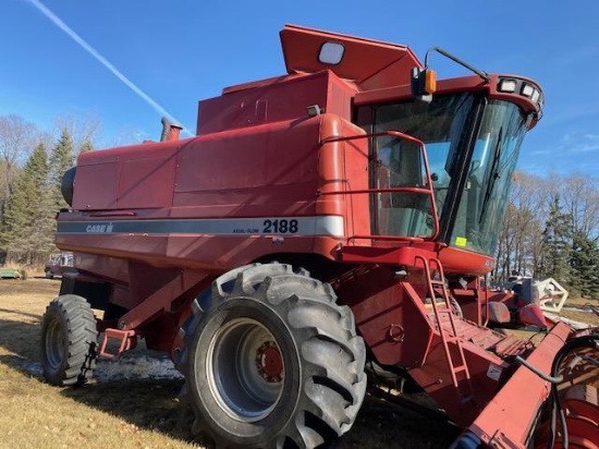 1995 CASE IH 2188 2WD COMBINE, 30.5L-32 RICE & CANE TIRES, NEW 14.9-24 REARS,