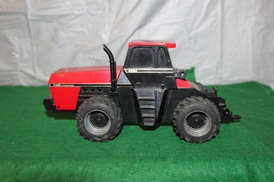 1/32 CASE IH 4994; 4WD; NO THREE POINT; LOOSE IN BOX; BOX HAS DAMAGE