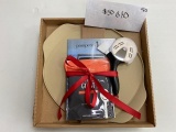 Pampered Chef -Pizza Themed Basket (pizza stone, pizza cutter, pizza crust, $50 B&D Gift Card