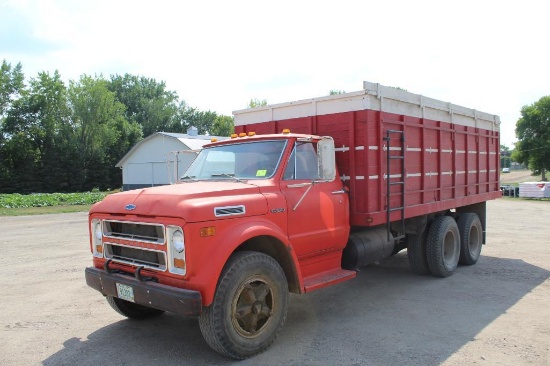 ***1969 CHEVY C-60 TANDEM AXLE GRAIN TRUCK, TAG AXLE, 18' WOOD BOX & HOIST, 4&2 SPD V-8 TRANS,