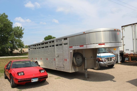 **2019 W-W ALUM 5TH WHEEL LIVESTOCK TRAILER, 24' SWING/SLIDING REAR DOOR, 2 CENTER DIVIDER GATES,