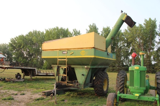 FLOW EZ GRAIN CART, SIDE AUGER, 18.4R26 SINGLES, REAR LIGHTS, SOME GRAIN IN CART,