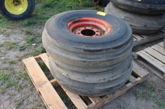 (2) 11.00-16 TRI RIB TRACTOR FRONTS OFF A CASE TRACTOR, 8 BOLT RIMS, ONE MONEY FOR BOTH