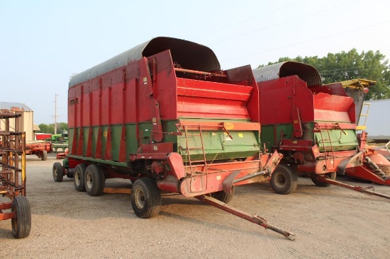 BALZER 18' FRONT SIDE DISCHARGE SILAGE WAGON ON TANDEM AXLE GEAR