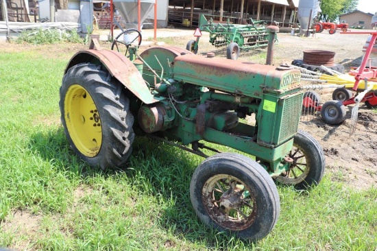 JOHN DEERE BR, WF, FENDERS, ENGINE IS LOOSE, SN 330517