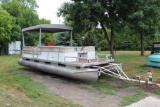*** 1975 25' HARRIS FLOTE-BOTE, 140 HP IN-BOARD MOTOR, MOTOR IS STUCK,