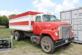 **1971 INTERNATIONAL FLEETSTAR 1910A TWIN SCREW GRAIN TRUCK, 18' STEEL BOX, 10.00-20'S