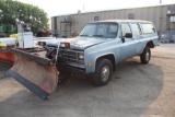 CHEVY 2500 SUBURBAN, 4X4, LOCK OUT HUBS, GOOD TIRES, RUN & DRIVES, NO TITLE