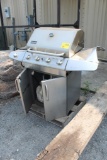 AUSSIE GRILL, HAS DAMAGE WITH COVER