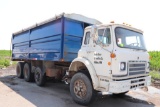 **1981 INT 1950B TANDEM AXLE TRUCK WITH FRON LIFT TAG, 20' STEEL BOX WITH HEAD LIFT HOIST,