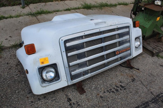 Intl S Series Tilt Front Hood