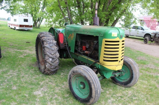 OLIVER 88 STANDARD, GAS, PTO, 1 HYD, 16.9-30'S, REAR WHEEL WEIGHTS, FENDERS,