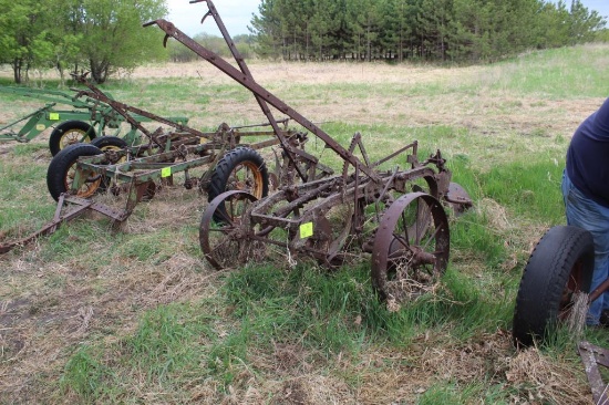 IH PULL TYPE 2-14'S PLOW ON STEEL, SPOKE WHEELS