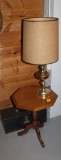 (2) LAMPS, END TABLE, AND LAMP STAND