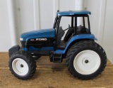 1/16 FORD 8670 FWD, CAB TOP IS LOOSE, NO BOX