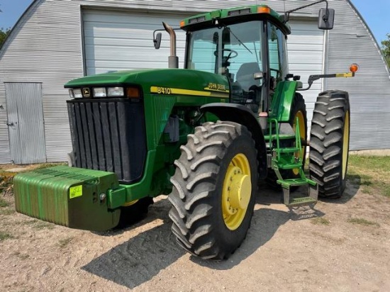 2000 JD 8410 MFWD Tractor, AutoTrac, 18.4R46 Rears, 16.9R30 Fronts, Front Fenders, 3 SCV,