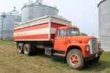 *** INTL LOADSTAR 1800 TANDEM AXLE GRAIN TRUCK, TWIN SCREW, 20' STEEL BOX AND HOIST, ROLL TARP,