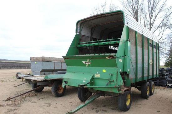 Approx 18' Badger Tandem Axle Forage Wagon with Badger Gear,