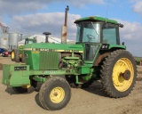 1982 JD 4240 2WD TRACTOR, QR, 14.9R46 DUALS, 2 SCV, 3PT, QUICK HITCH, 540/1000 PTO, HAMMERSTRAP,