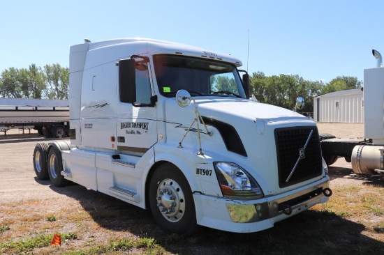 ****2007 Volvo Semi Tractor, Sleeper, D12 465 Performance Enhanced Engine,