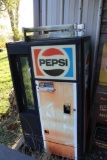 Pepsi Cola 7 Bottle Pop Machine with Key