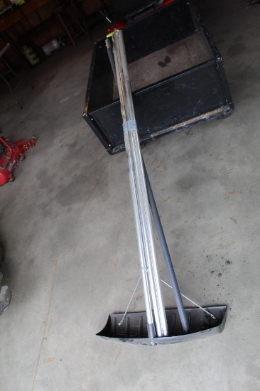 POLY ROOF RAKE WITH ALUMINUM HANDLE