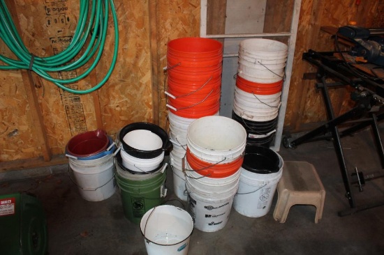 5 GALLON BUCKETS