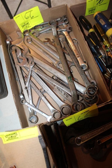 ASSORTMENT OF COMBINATION WRENCHES
