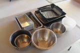 CAKE PANS, SMALL STAINLESS STEEL MIXING BOWLS