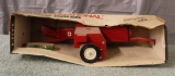 1/16 IH SMALL SQUARE BALER, TOY NEEDS CLEANING, BOX HAS DAMAGE
