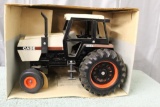 1/16 CASE 2594, WHITE, BOX HAS LIGHT WEAR, TRACTOR NEEDS CLEANING