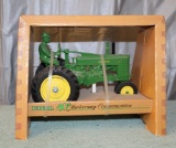 1/16 JOHN DEERE A WITH MAN, 40TH ANNIVERSARY COMMEMORATIVE, TOY NEEDS CLEANING, BOX HAS DAMAGE