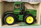 1/16 JOHN DEERE 4WD, DUALS, TOY NEEDS CLEANING, BOX HAS WEAR