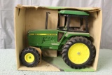 1/16 JOHN DEERE 2550 UTILITY TRACTOR, BOX AND TOY NEED CLEANING